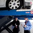 Przedsiębiorca rozliczy fakturę za naprawę firmowego auta