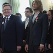 Bronisław Komorowski odznaczył m.in. pianistę Leszka Możdżera (obok prezydenta) i założyciela zespoł