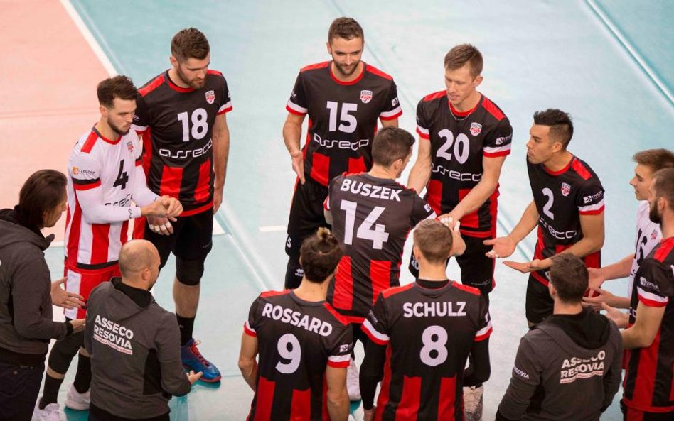 Półfinały klubowych MŚ: Resovia-Lube, Trentino-Fakieł