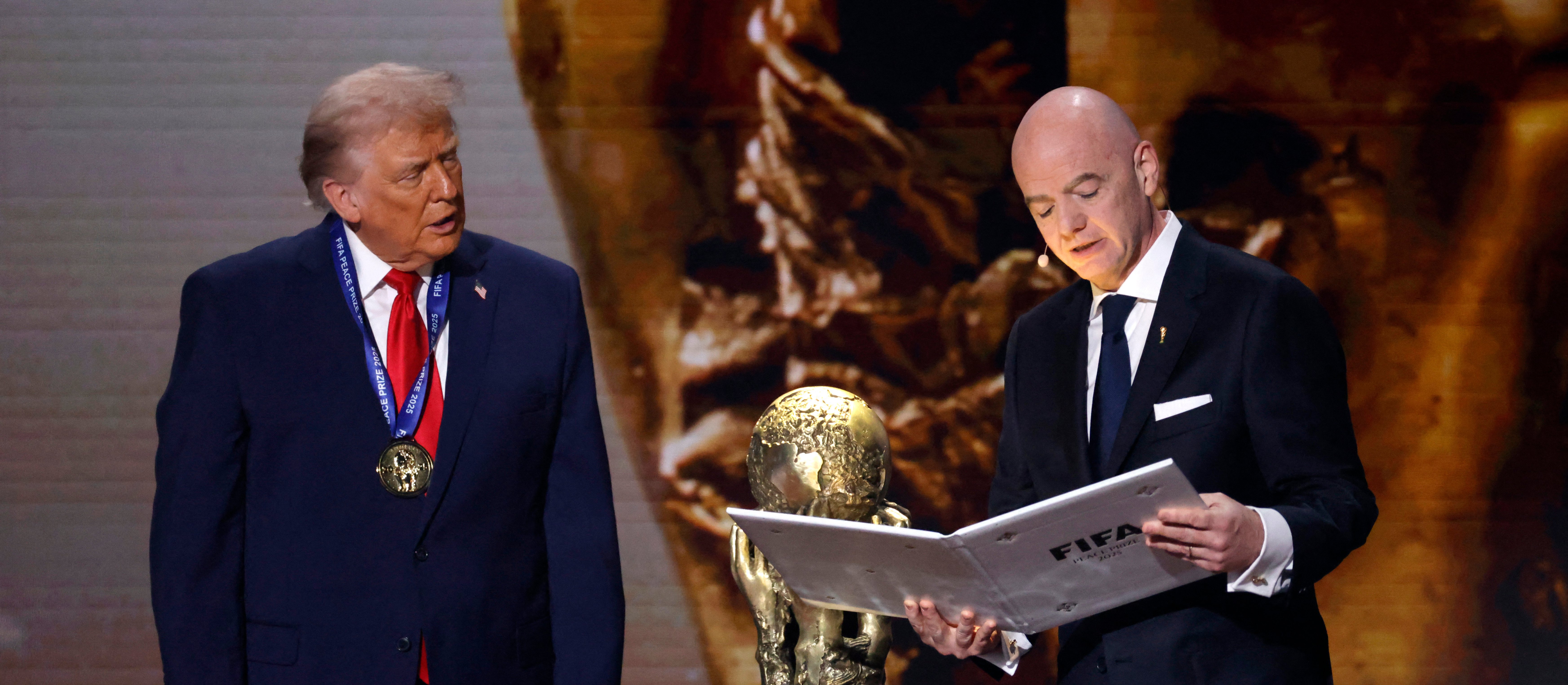 Światowe media po losowaniu grup mundialu: Donald Trump dostał nagrodę od kolegi