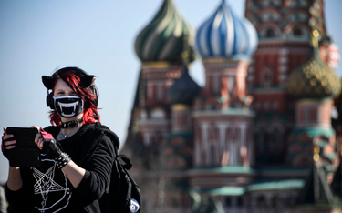 Koronawirus: Rosjanie uziemiają lotnictwo, zamykają sklepy