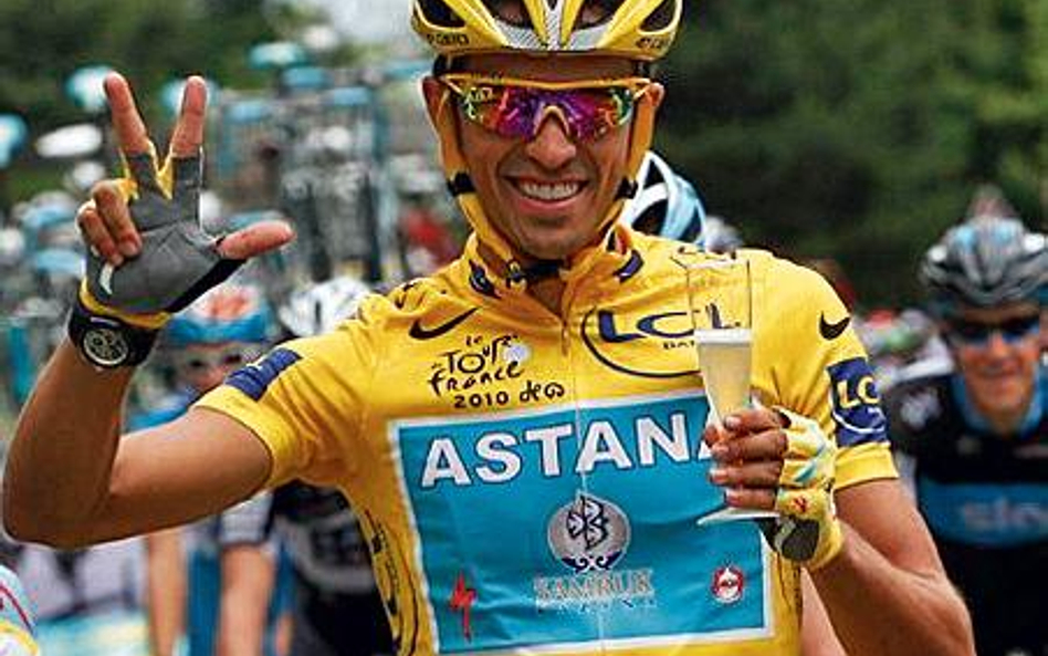 W lipcu Contador cieszył się z trzeciego zwycięstwa w Tour de France. Od miesiąca martwi się, czy go
