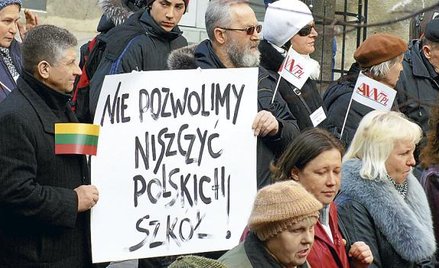 W demonstracji w Wilnie uczestniczyło niemal 7 tysięcy litewskich Polaków. Protestujący żądali ochro