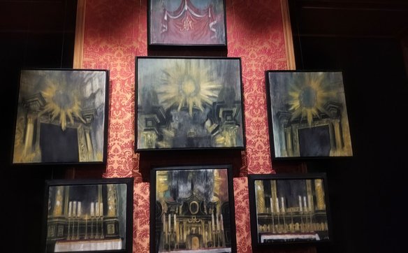 Obrazy Łukasza Stokłosy na wystawie „Lśnienie”