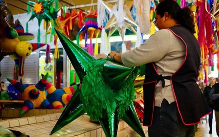 Na świątecznym targu w Meksyku.