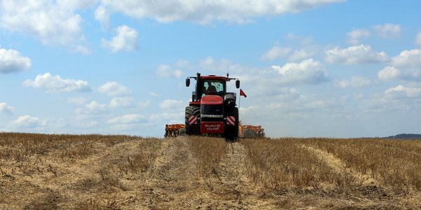 Russia's fuel crisis: Kremlin tells farmers to run tractors on heating oil