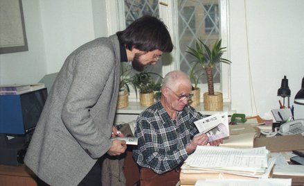 Ośrodek KARTA, niezależna organizacja pozarządowa z siedzibą przy ul. Narbutta 29, gromadzi i opraco