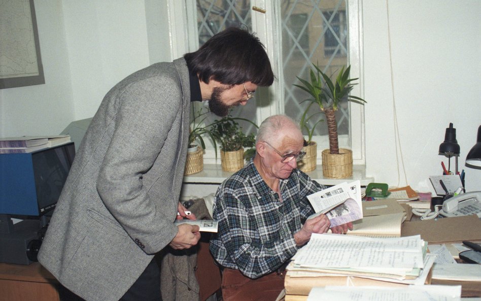 Ośrodek KARTA, niezależna organizacja pozarządowa z siedzibą przy ul. Narbutta 29, gromadzi i opraco