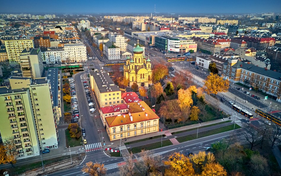 Miasto jest zobowiązane do uregulowania stanu prawnego wszystkich warszawskich nieruchomości w stosu