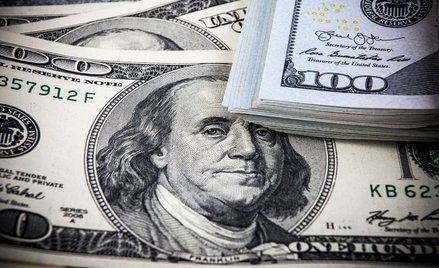 Dolar patrzy już na bankierów centralnych