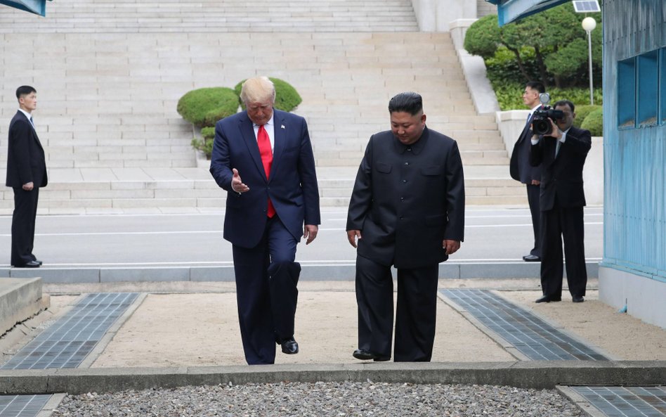Ostatnie spotkanie Trumpa z Kim Dzong Unem miało miejsce 30 czerwca 2019 roku w strefie zdemilitariz