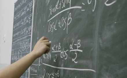 Rynek podyktuje pensje w szkołach