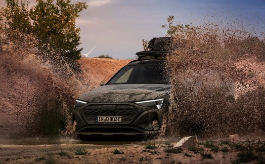 Audi Q8 E-Tron Edition Dakar