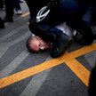 Węgry, Budapeszt. Prawicowy demonstrant zatrzymany przez policję podczas parady gejowskiej