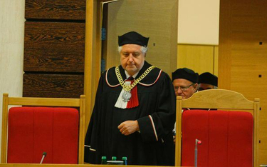 Sondaż: Polacy uważają, że rację ma Trybunał Konstytucyjny