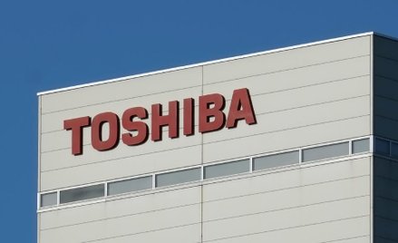 Toshiba negocjuje z bankami finansowe wsparcie