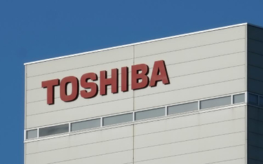 Toshiba negocjuje z bankami finansowe wsparcie