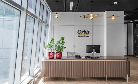 Orbis wychodzi z giełdy