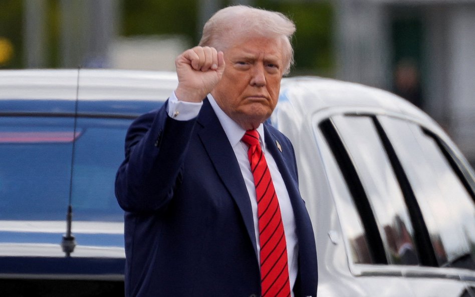 10 października 2025 r. Donald Trump tuż po badaniach w Walter Reed National Military Medical Center