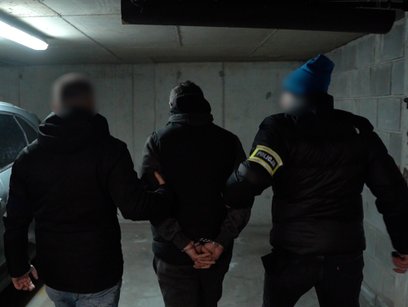 W trakcie weryfikacji tożsamości zatrzymanego wyszło na jaw, że mężczyzna od kilku miesięcy nie powi