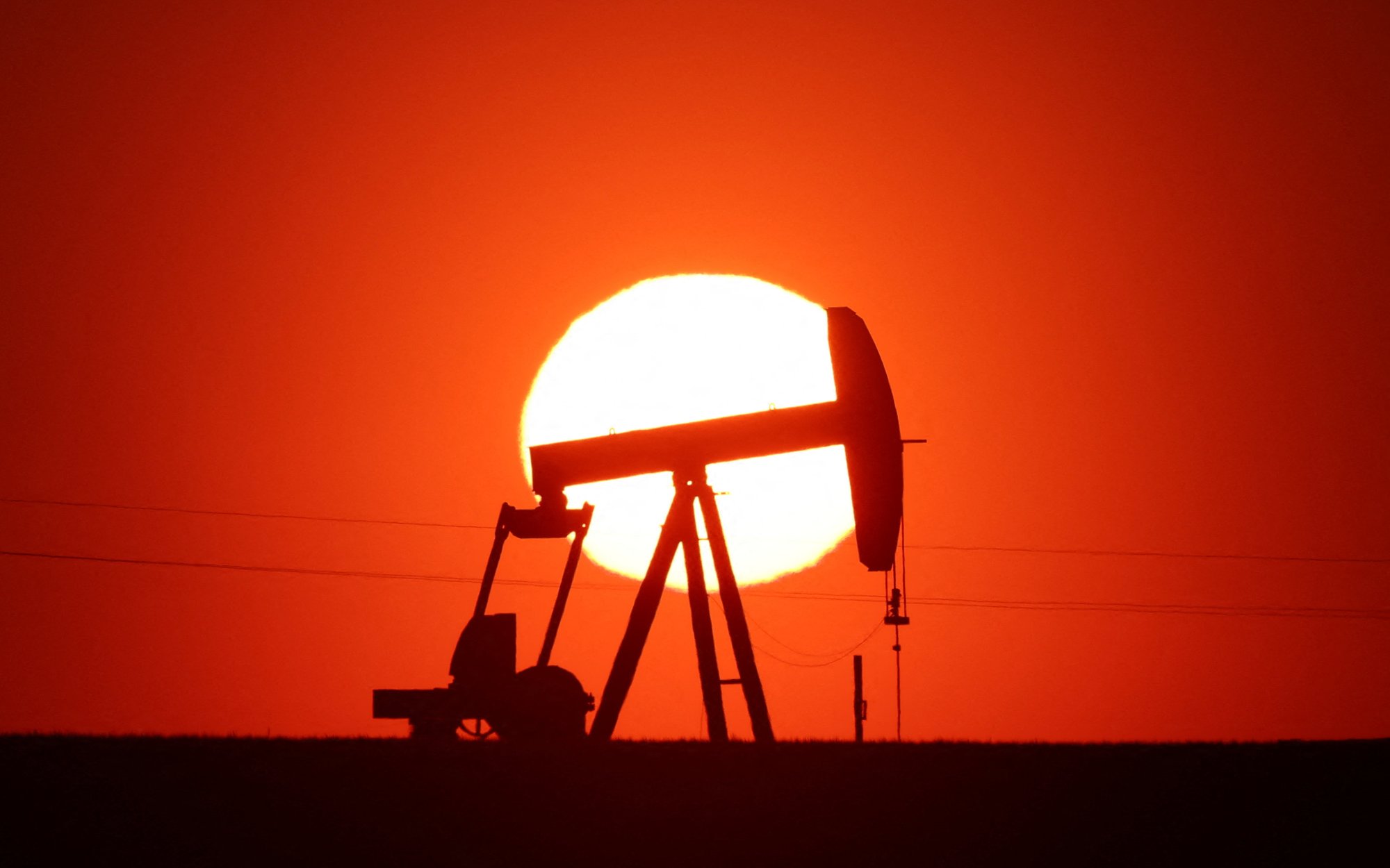 Cena ropy może osiągnąć choćby 180 dolarów za baryłkę