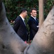 Emmanuel Macron w czasie rozmowy z Xi Jinpingiem