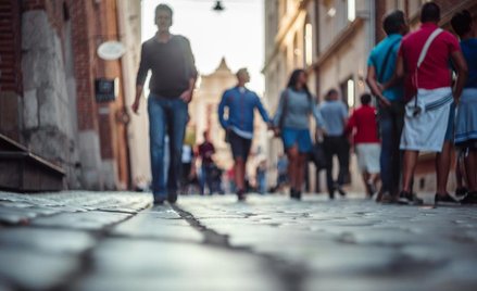 Polacy częściej idą teraz na swoje