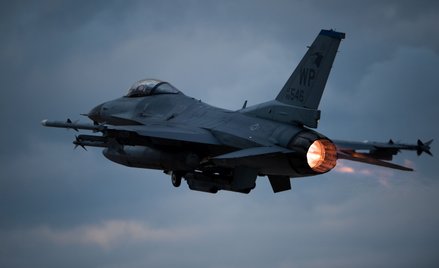 Myśliwiec wielozadaniowy F-16 Fighting Falcon amerykańskich Sił Powietrznych (fot. ilustracyjna)