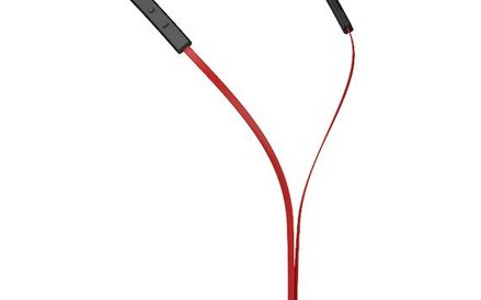 Magnesy na słuchawkach pozwalają odbierać i kończyć połączenie jednym ruchem