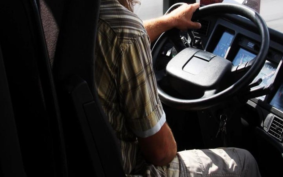 Oświadczenia szoferów o dodatkowej robocie trzeba będzie aktualizować – tak uważa resort transportu