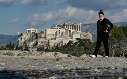 Grecja przedłuża ograniczenia dla podróżnych z zagranicy