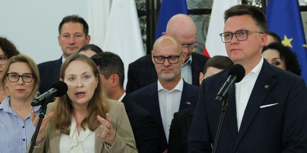 Sondaż: Czy Polska 2050 powinna otrzymać tekę wicepremiera? Polacy odpowiedzieli