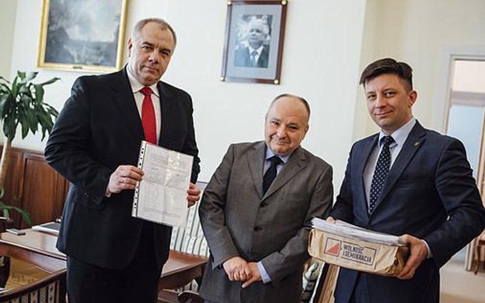 Jak odebrać ordery Virtuti Militari oprawcom „Orlika"?