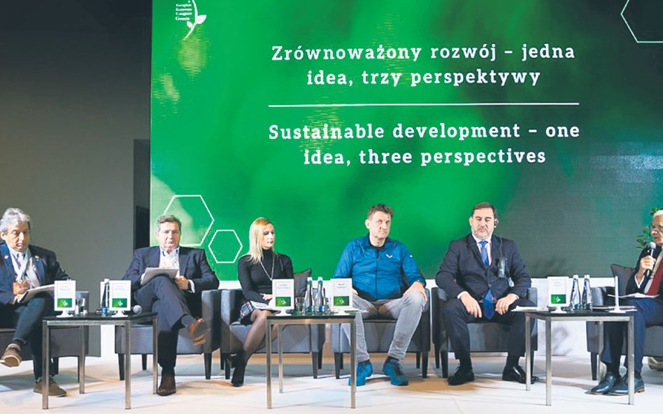 Paneliści byli zgodni, że to coraz większa prośrodowiskowa świadomość konsumentów napędza zmiany na 