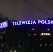 Reuters odnotowuje, że sytuacja dotycząca tego, kto rządzi w TVP, komplikuje się