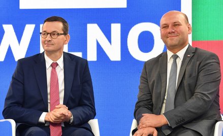 Premier Mateusz Morawiecki i wiceszef MSZ Szymon Szynkowski vel Sęk