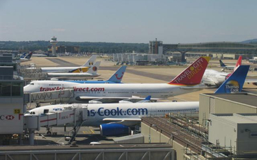 Dreamliner uderzył w ogrodzenie na lotnisku Gatwick