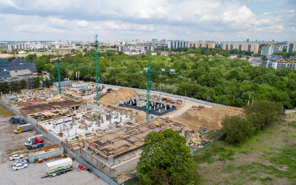 Od lutego liczba wnioskujących o kredyt mieszkaniowy jest wyższa niż w poprzednich miesiącach.