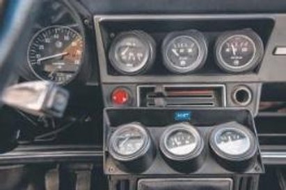 Dwa silniki wymagały zdublowanego oprzyrządowania.