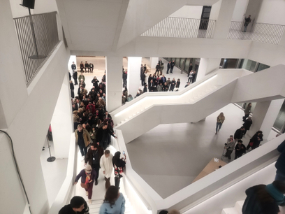 Muzeum Sztuki Nowoczesnej zachęca do odwiedzin uczniów i studentów