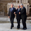 Prezydent Joachim Gauck w towarzystwie Francois Hollande’a oraz mieszkańca Oradour, który przeżył ma