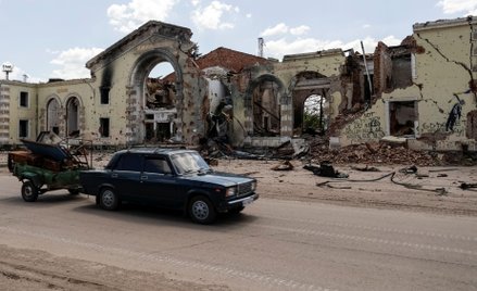 Zniszczony dworzec kolejowy w mieście Konstantynówka (obwód doniecki)