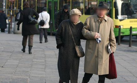 Emeryci i renciści nie muszą płacić na zdrowie