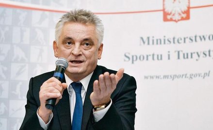 Mirosław Drzewiecki w latach 2007-2009 był ministrem sportu. Podał się do dymisji w związku z tzw. a