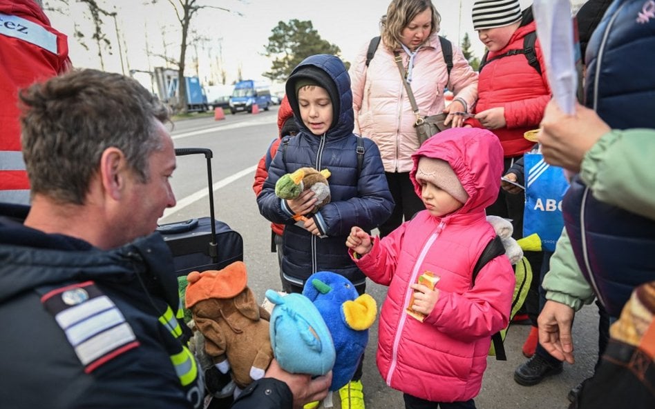 Które kraje najbardziej wspierają Ukrainę? Niemcy stworzyli bazę danych