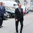 Europosłowie Mariusz Kamiński i Maciej Wąsik przed siedzibą Prokuratury Okręgowej w Warszawie