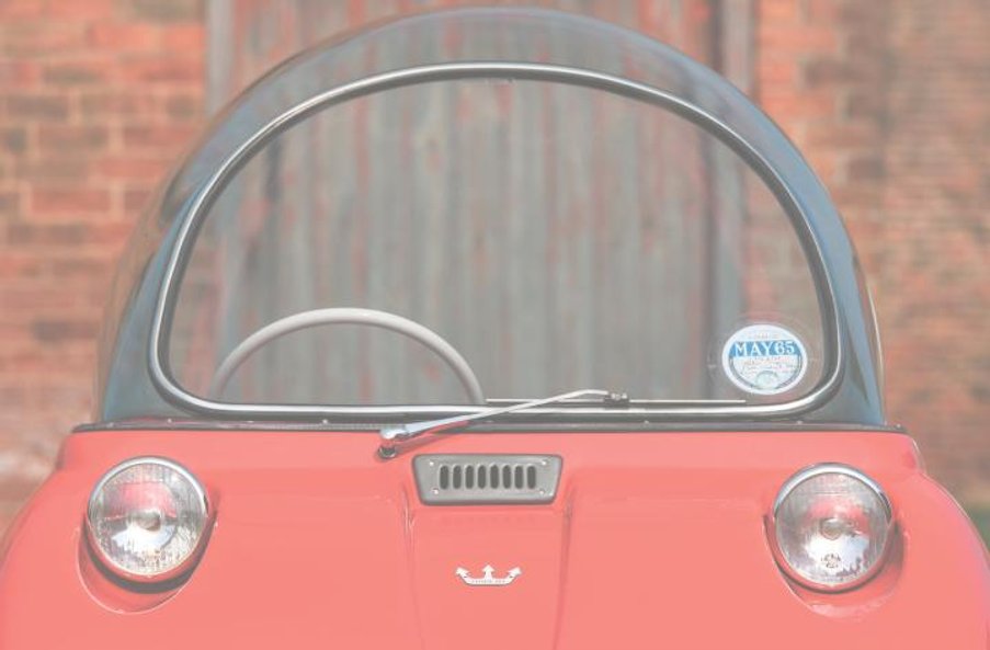 Następca to Peel Trident, wyraźnie większy i dwu­osobowy.