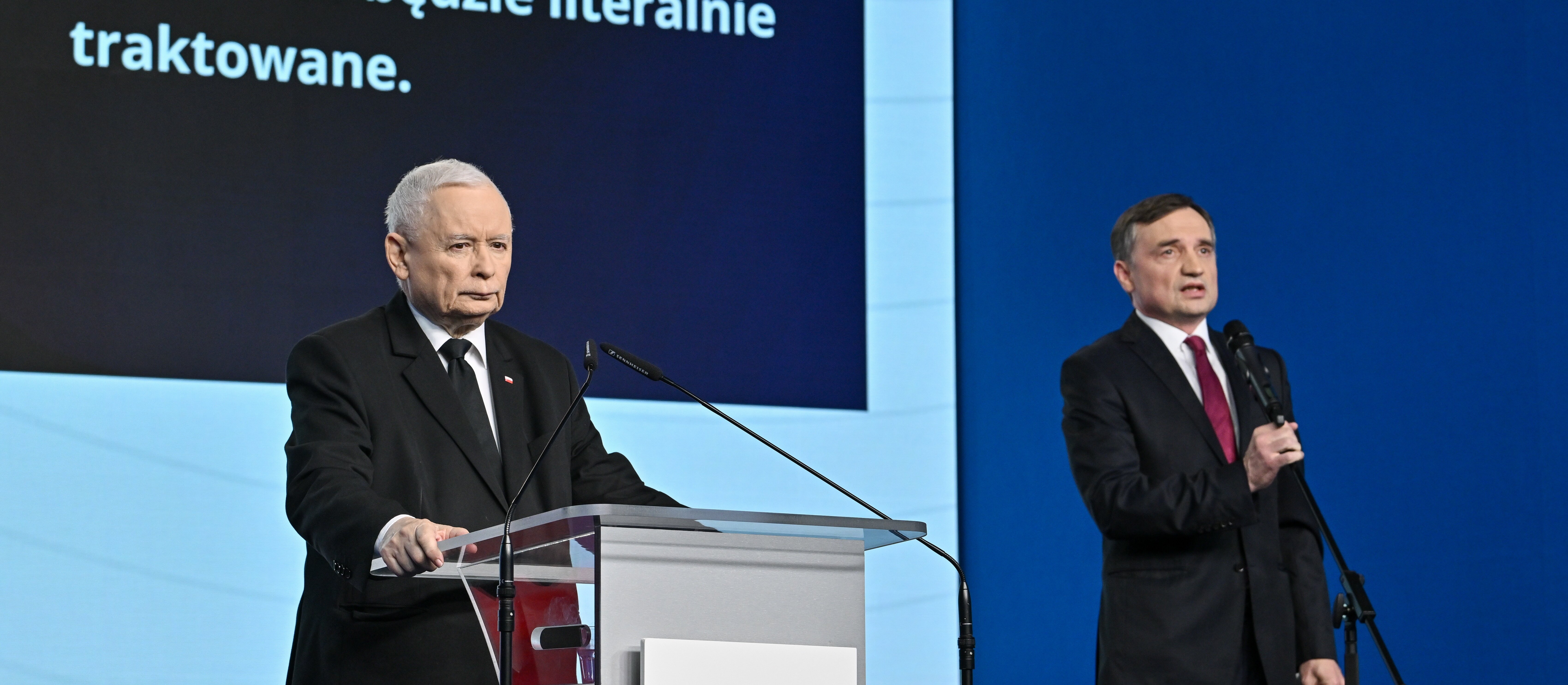 Zbigniew Ziobro goes besides   far. Judges cannot be dismissed from the profession for applying the law