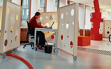 W MindLab, w duńskim Ministerstwie Gospodarki, pracownicy sami urządzają przestrzeń dzięki mobilnym 