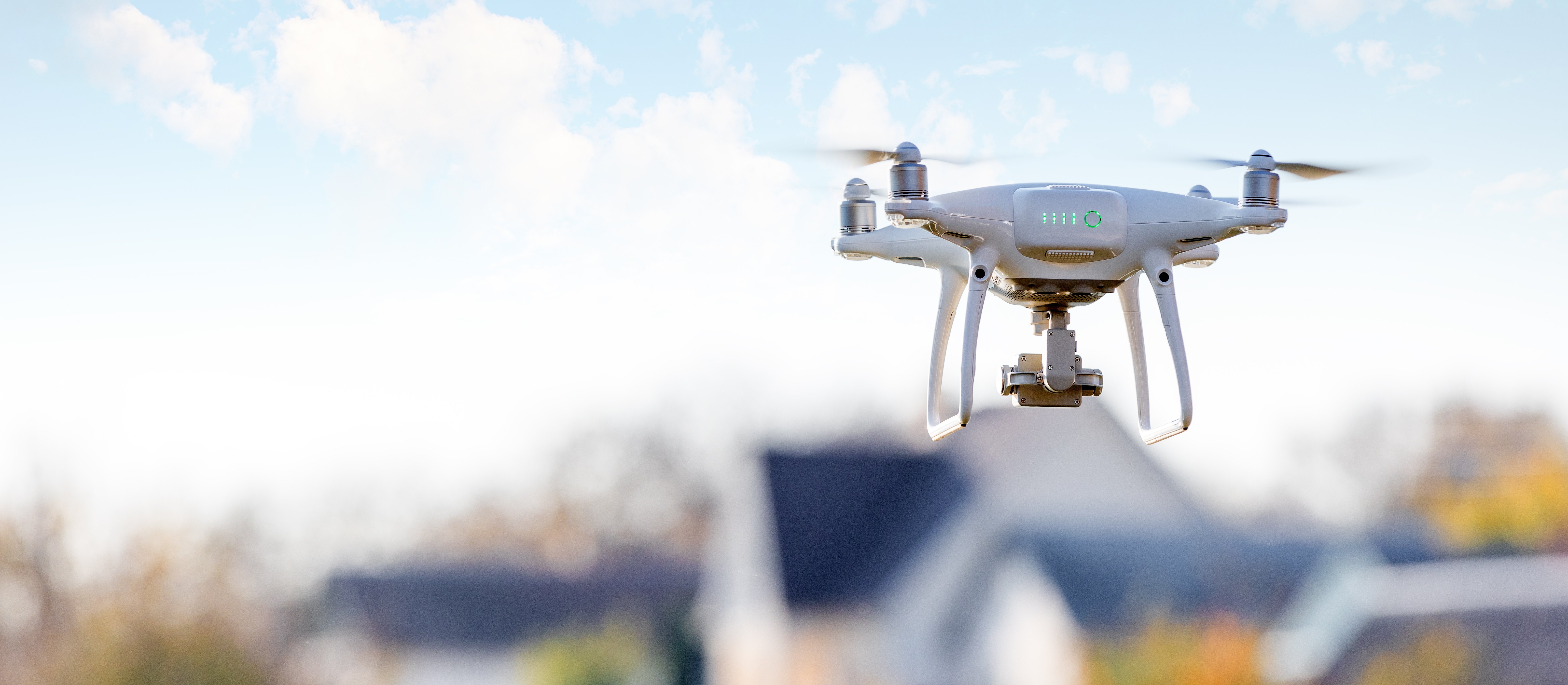 Dronowe ubezpieczenia OC są już obowiązkowe. Za lot bez polisy grozi surowa kara